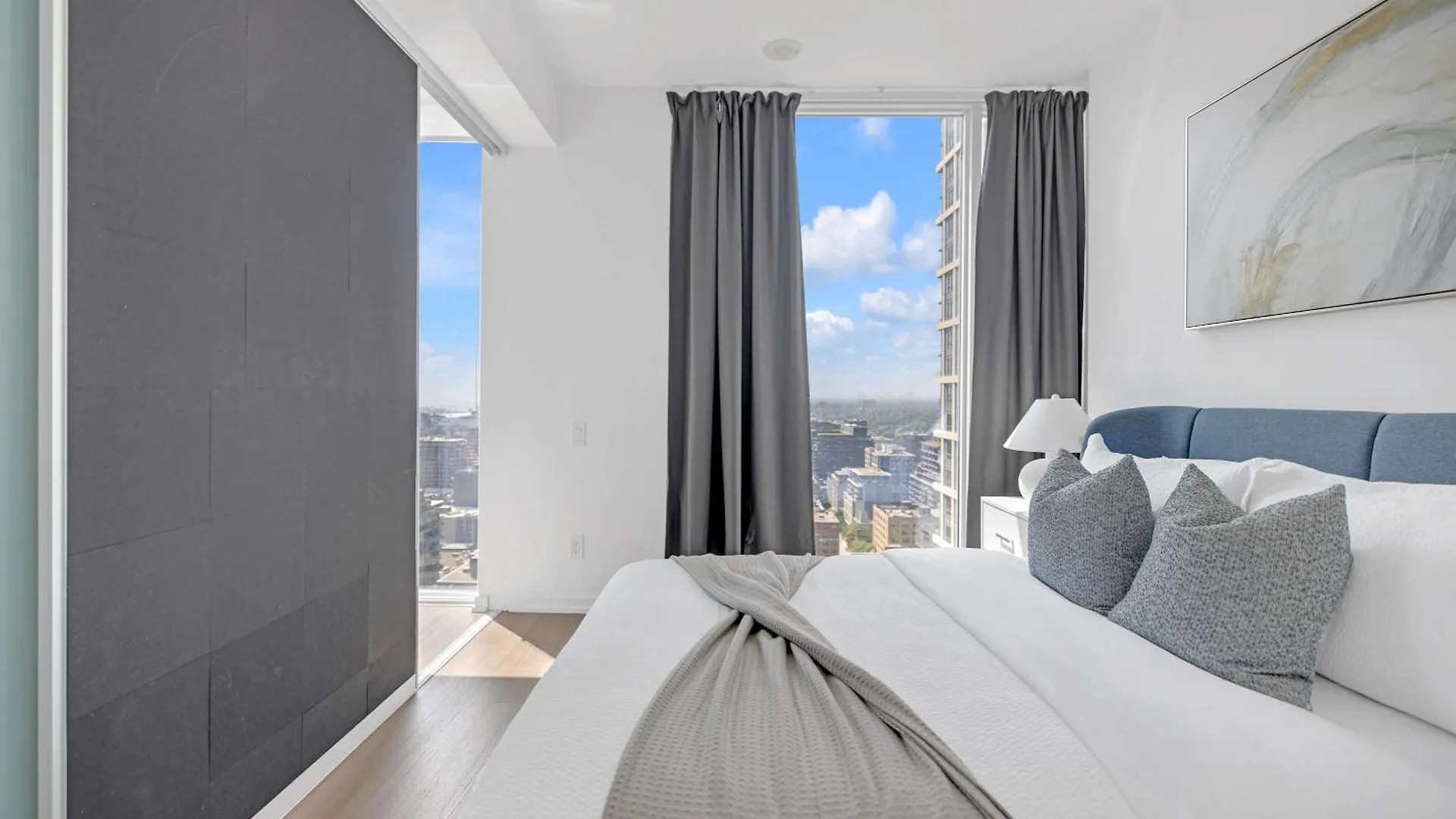 Apartment Bright & Modern Stay Suit Toronto