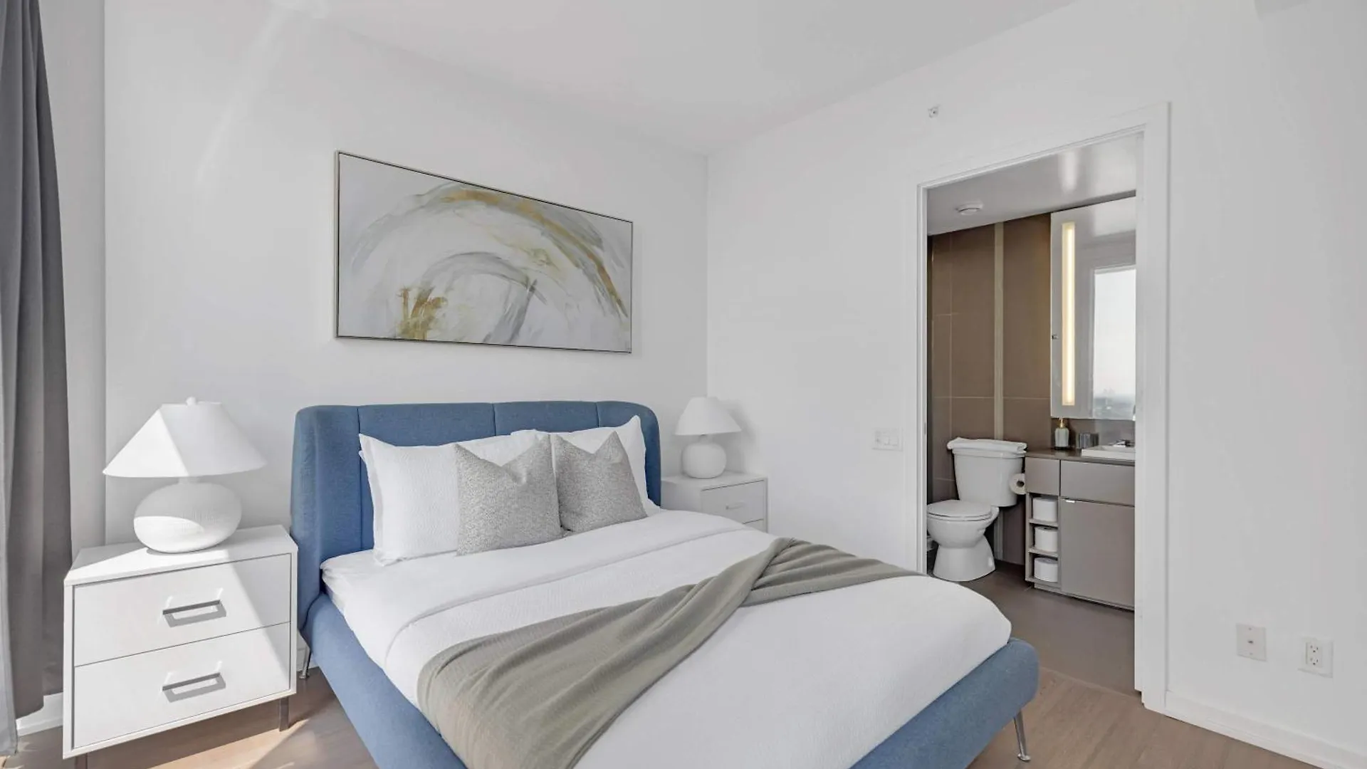 Apartment Bright & Modern Stay Suit Toronto