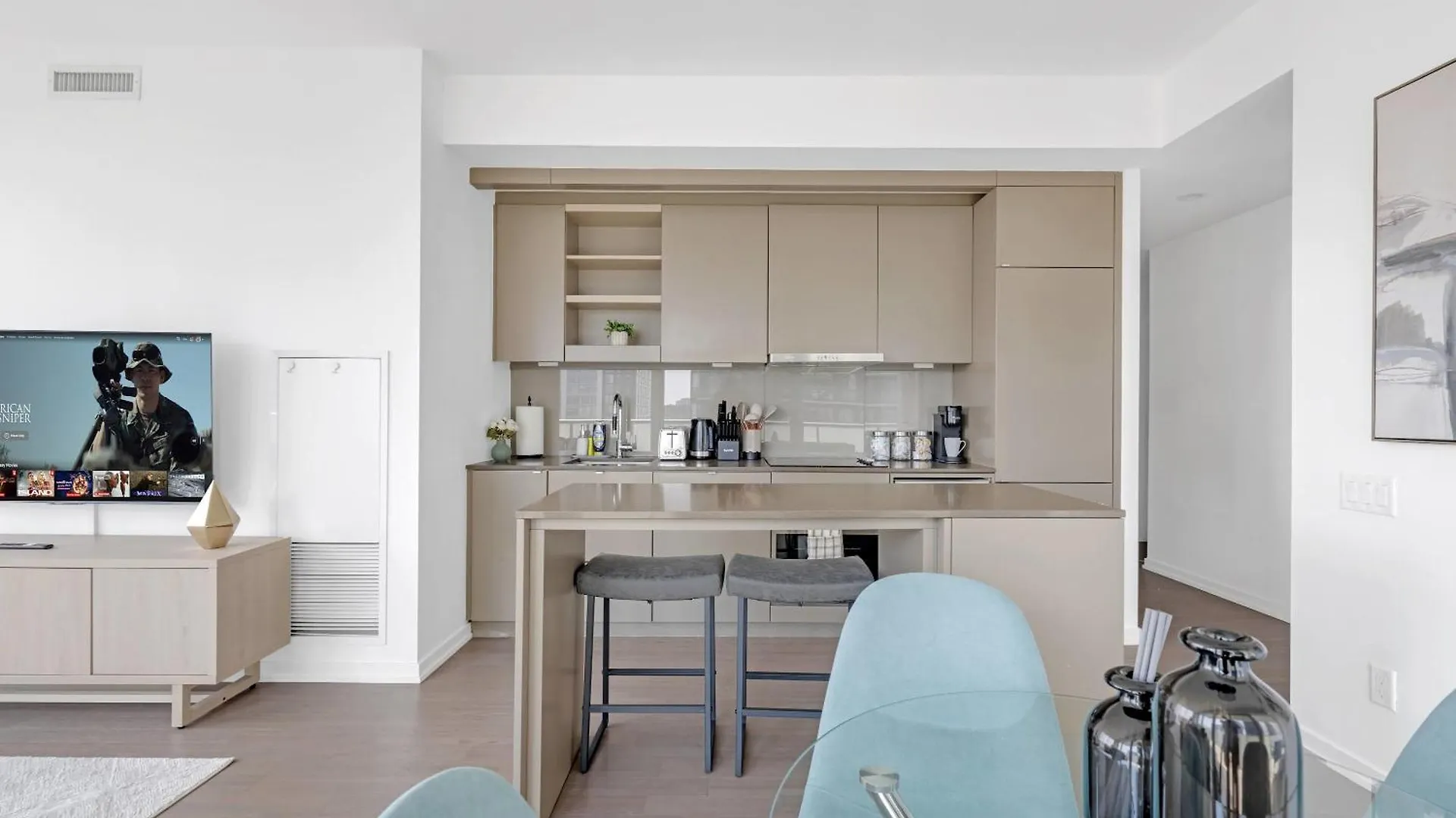 Apartment Bright & Modern Stay Suit Toronto