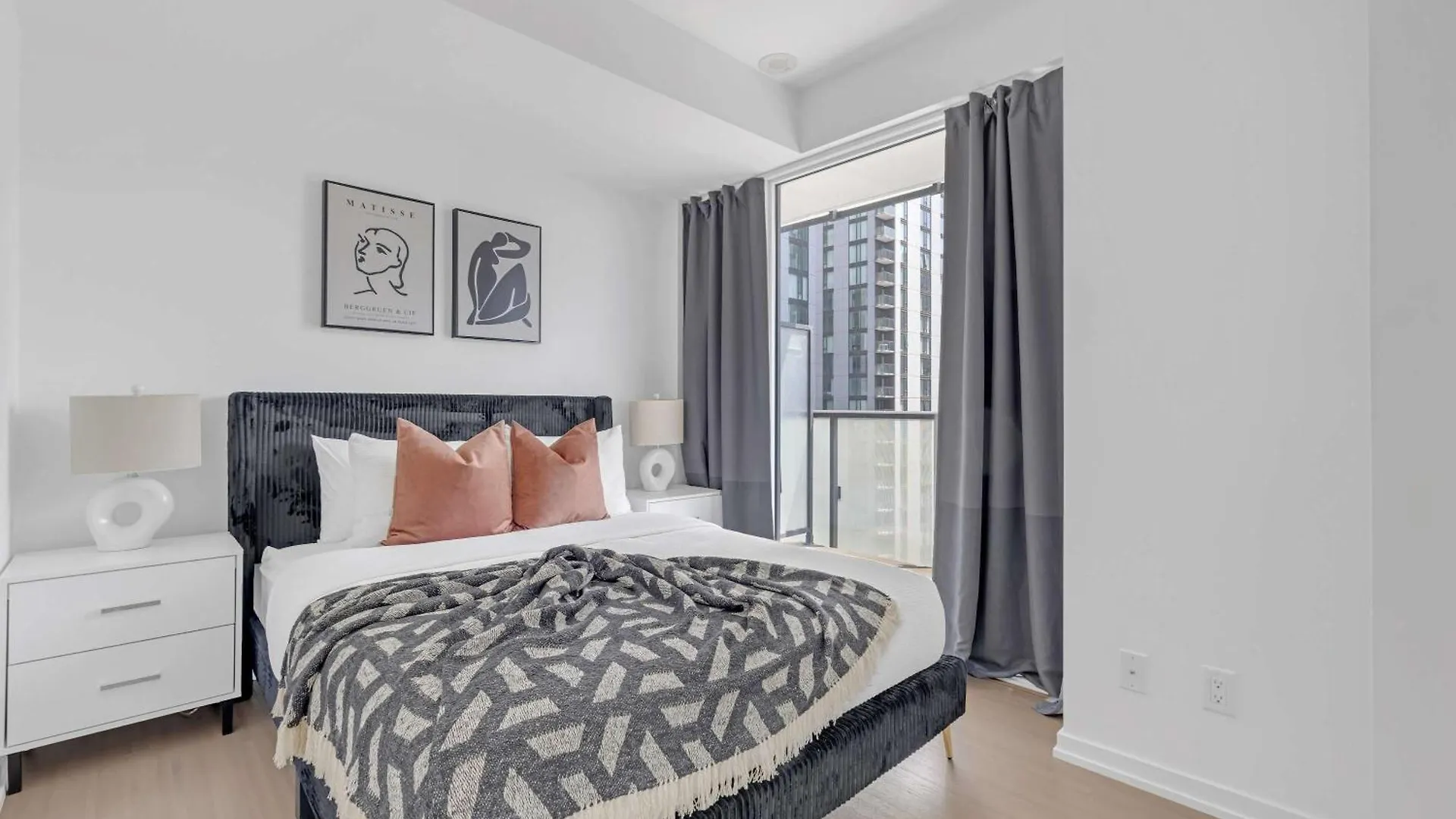 Apartment Bright & Modern Stay Suit Toronto Canada